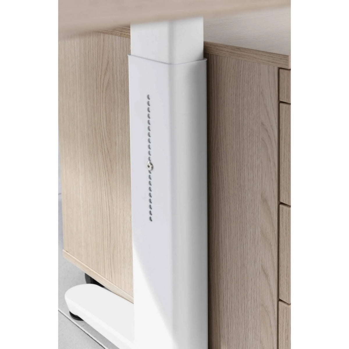 Weiße Teleskopstütze des höhenverstellbaren Schreibtisches XTRA XB 2E GC von hjh OFFICE PRO