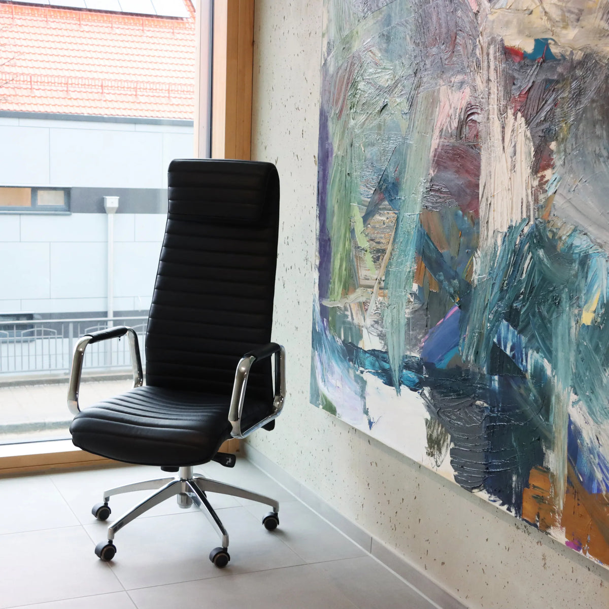 Luxus-Chefsessel ASPERA 20 in Schwarz mit gesteppter Polsterung und Chromgestell von hjh OFFICE