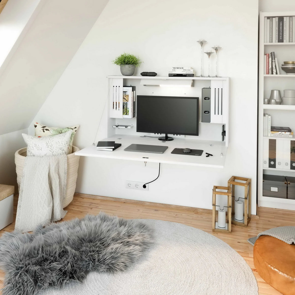 Weißer Wandschreibtisch WOVA als Sekretär mit integriertem Regal und Monitor von hjh OFFICE PRO