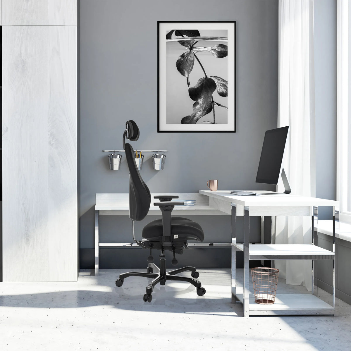 Schwarzer XXL Drehstuhl 24 HOURS BASIC mit Kopfstütze und Stoffbezug von hjh OFFICE