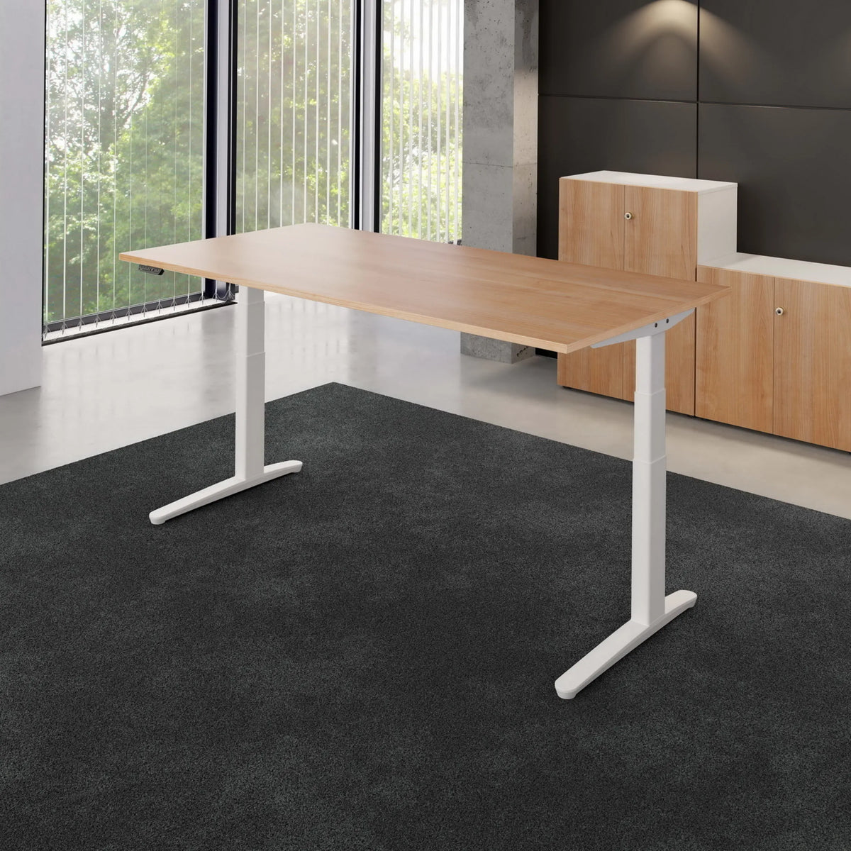 Elektrisch höhenverstellbarer Schreibtisch XBHM 2E WW in Asteiche mit weißem Gestell von hjh OFFICE PRO