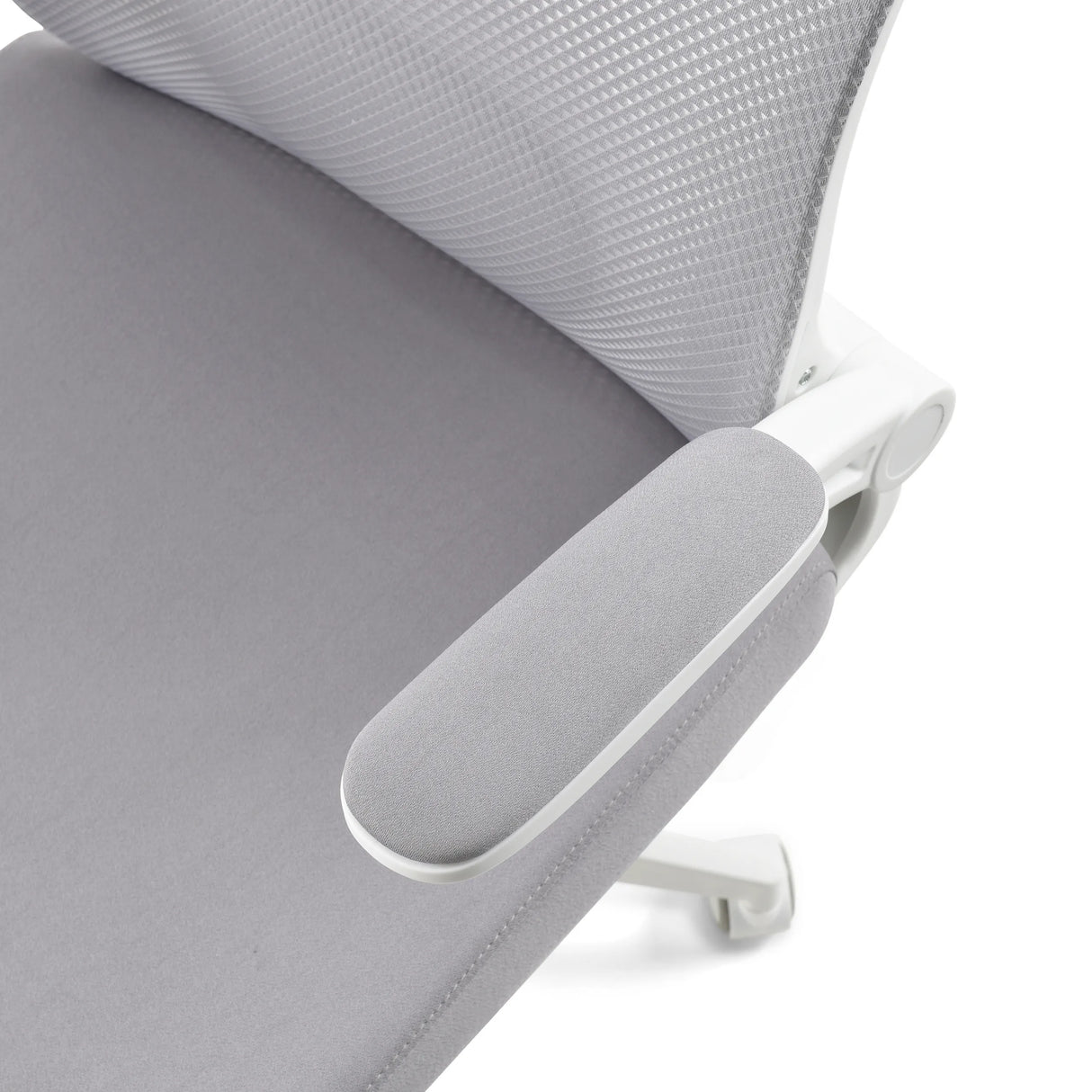 Gepolsterte Armlehne und grauer Sitz des Homeoffice-Bürostuhls Vertuflex von MyBuero
