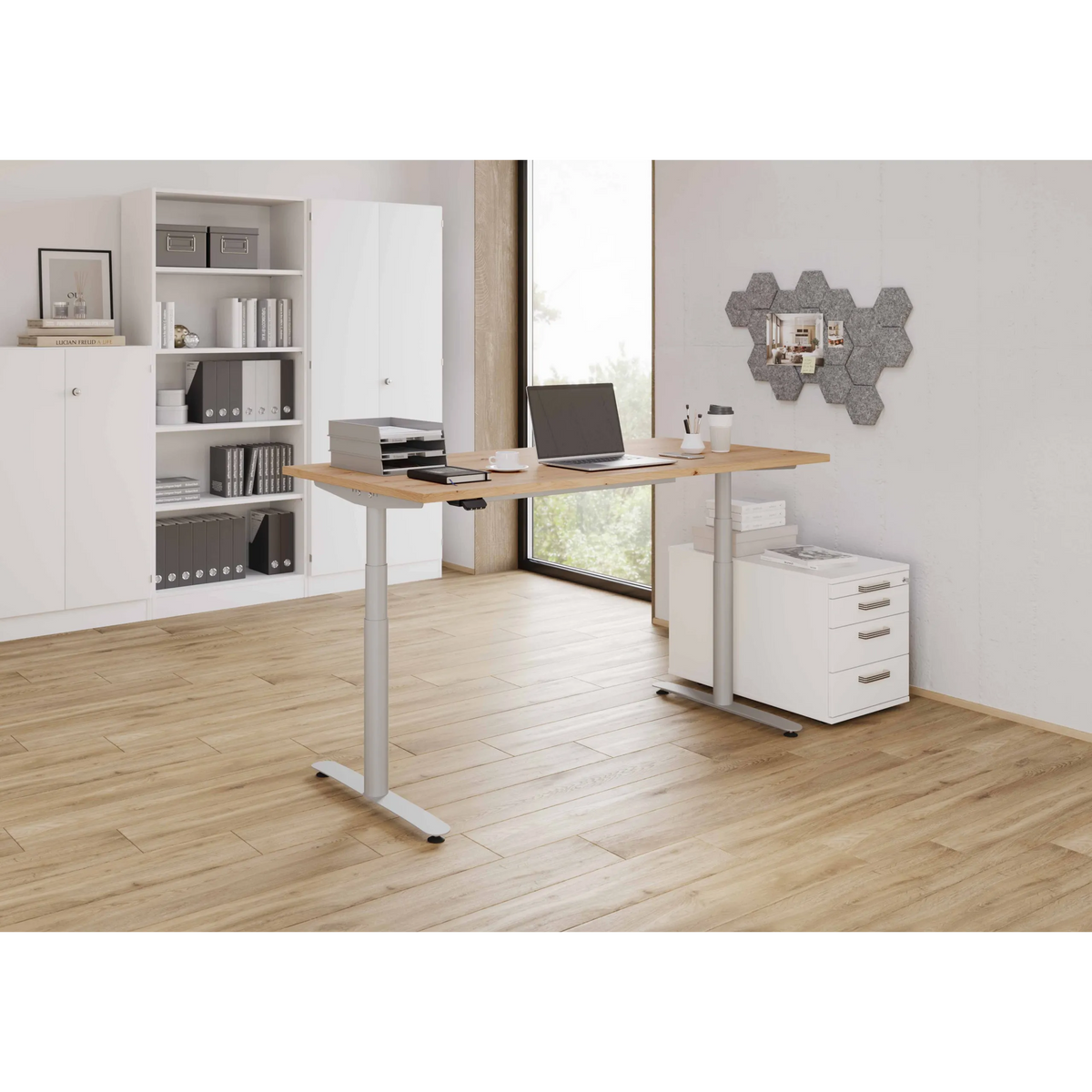 Elektrisch höhenverstellbarer Schreibtisch XDLR 19 S in Asteiche mit Maßen 180 x 80 cm von hjh OFFICE PRO