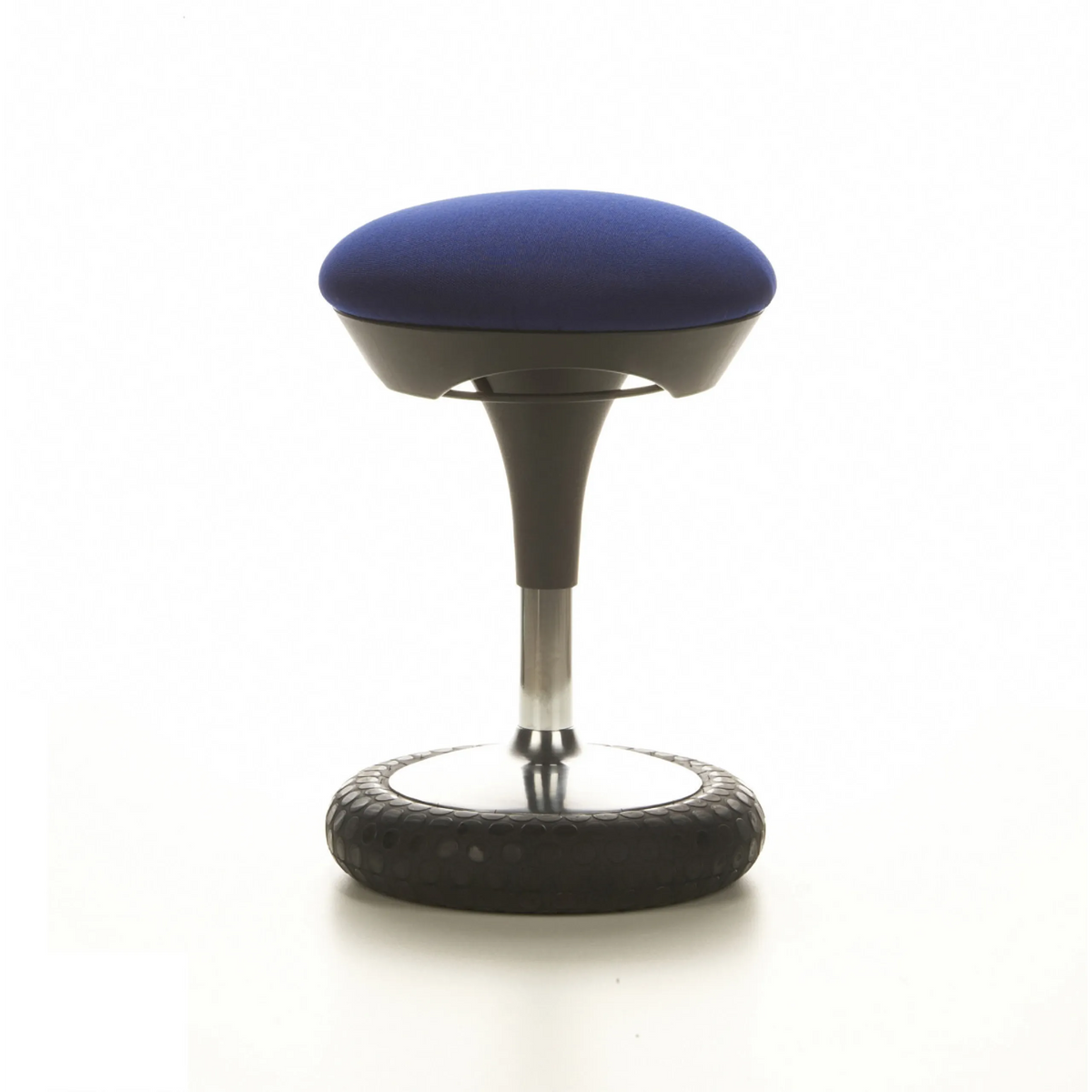 Blaue Stehhilfe SITNESS 20 mit gepolsterter Sitzfläche und rundem Standfuß von Topstar – 360-Grad-Ansicht (Frontansicht 0°)