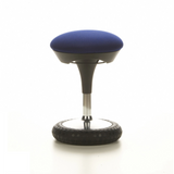 Blaue Stehhilfe SITNESS 20 mit gepolsterter Sitzfläche und rundem Standfuß von Topstar – 360-Grad-Ansicht (schräge Rückenansicht 120°)