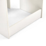Untere Ecke und Bodenplatte eines weißen Möbelstücks Glamdesk von hjh LIVING