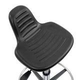 Schwarze Sitzfläche mit Rillenstruktur des Drehhockers TOP WORK 03 I von hjh OFFICE