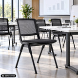 Besucherstuhl MEET WA in Schwarz mit Netzrückenlehne in einem Besprechungsraum von hjh OFFICE (KI-generiertes Bild)