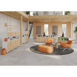 Regalsystem FlexWall mit Schüben und Korpus in Weiß und Eiche auf einem weißen Sockelgestell von hjh OFFICE PRO