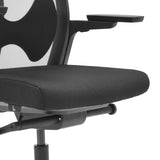 Schwarze Sitzfläche und Armlehne des Profi-Bürostuhls ARCEO B von hjh OFFICE