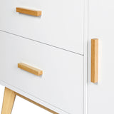 Weiße Fronten mit hellen Holzgriffen des Sideboards TAROLO von hjh LIVING