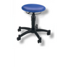 Blauer Drehhocker BALANCE 10 mit schwarzem Fußkreuz und fünf Rollen von Topstar