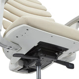 Unterseite der Sitzfläche mit Verstellmechanismus des Profi-Bürostuhls ERGO LINE W in Salted Caramel von hjh OFFICE