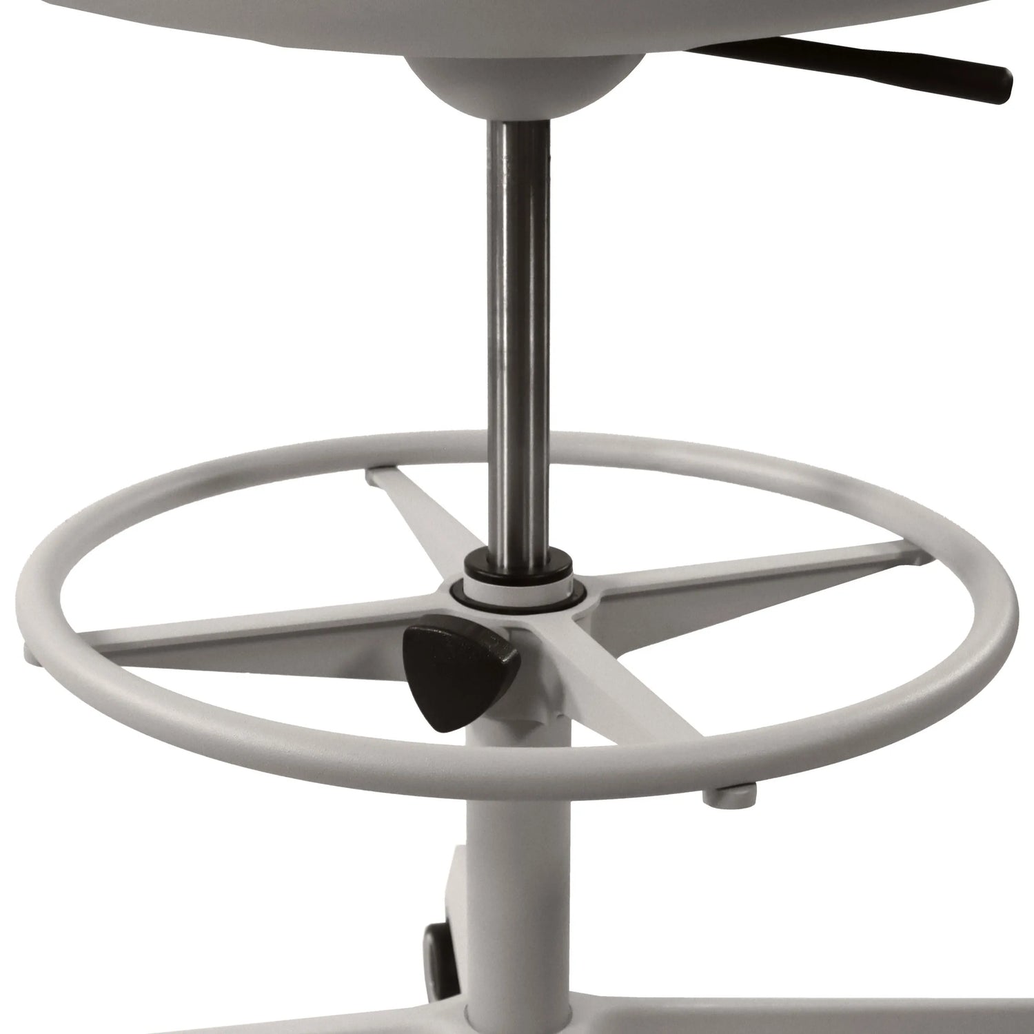 Rundes Fußstützring-Detail des Counterstuhls FLEX CHAIR C in Taupe von Bosen Europe