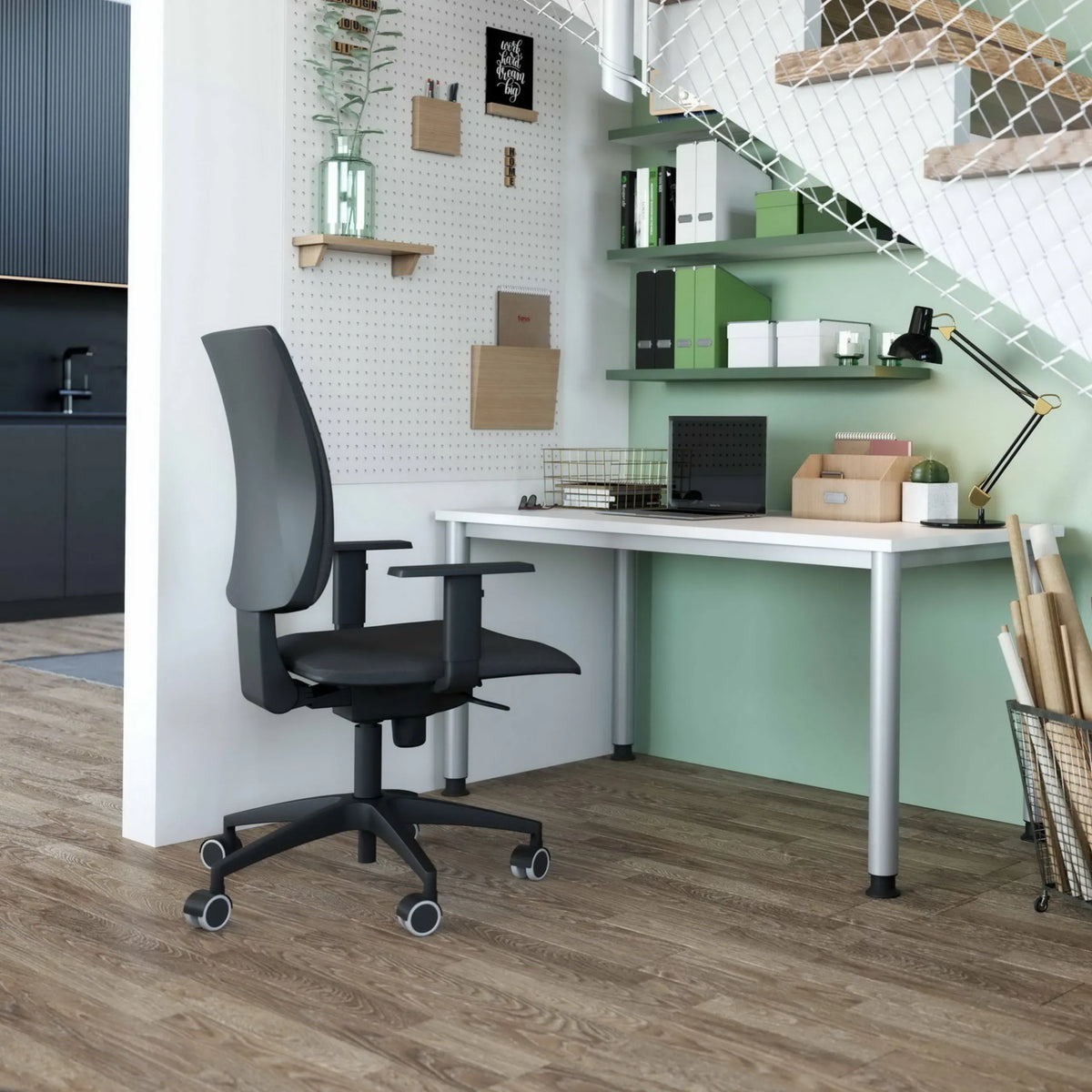 Höhenverstellbarer Schreibtisch HILO 614 S in Weiß und Silber mit Maßen 140 x 67 cm von hjh OFFICE PRO